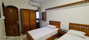3 bedrooms, WiFi, bed sheets