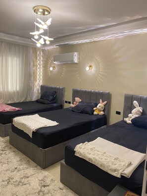 3 bedrooms, iron/ironing board, WiFi, bed sheets