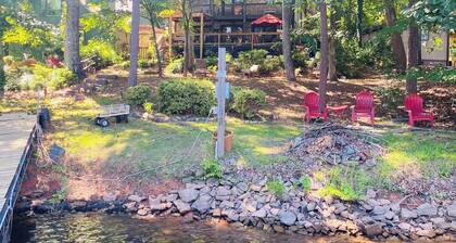 Charming 4-bedroom Lake House in Cumming, GA on Lake Lanier