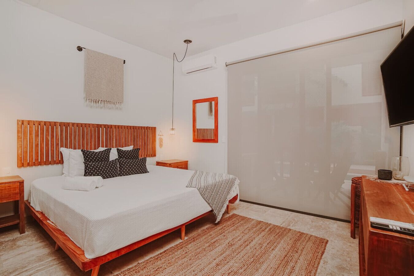 Bureau, fer et planche à repasser, Wi-Fi, draps fournis