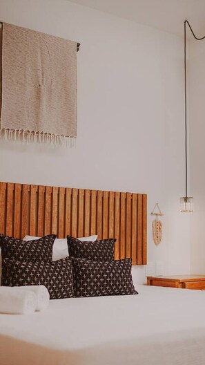 1 bedroom, desk, iron/ironing board, WiFi