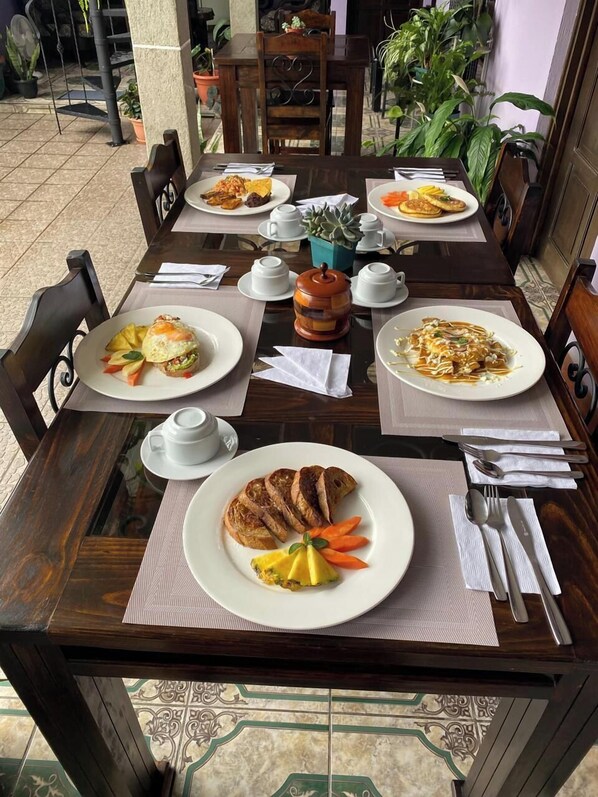 Desayuno a la carta incluido todos los días 