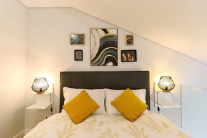 1 bedroom, iron/ironing board, internet, bed sheets