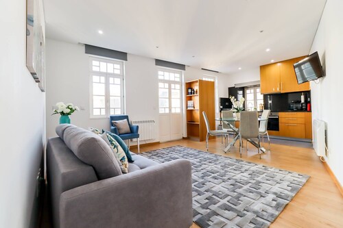 S. Domingos Apartment - In The City Center