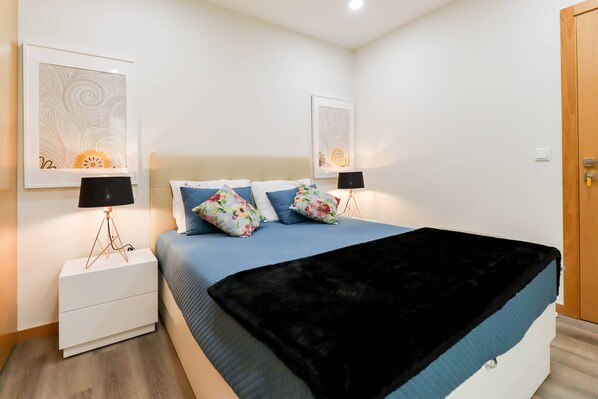 3 bedrooms, iron/ironing board, travel cot, free WiFi