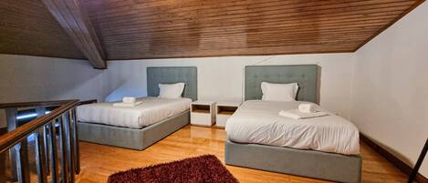 3 slaapkamers, een strijkplank/strijkijzer, internet, beddengoed