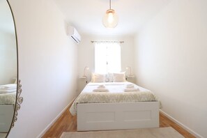 2 habitaciones, tabla de planchar con plancha, internet y ropa de cama 