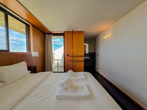 3 bedrooms, iron/ironing board, travel crib, free WiFi