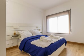 3 chambres, fer et planche à repasser, accès à Internet, literie fournie