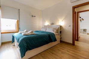 3 bedrooms, iron/ironing board, Internet, bed sheets - Flor do Mar - Spacious Apartment with Balcony (Caminha)