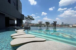 プール