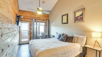 Deluxe Condo, Mountain View | Free WiFi