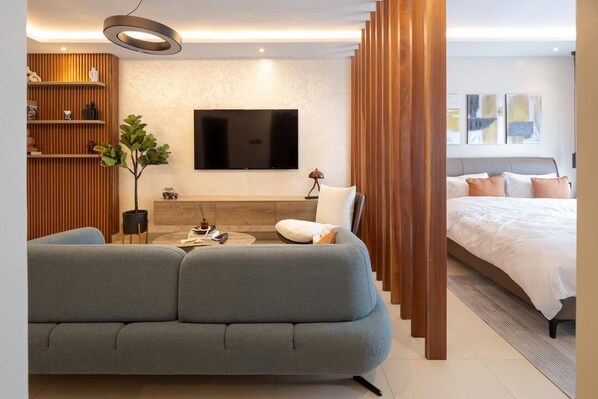Deluxe Studio | Living area