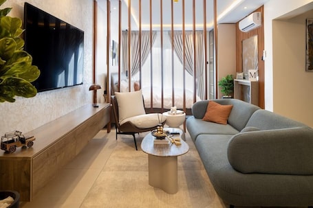 Deluxe Studio | Living area