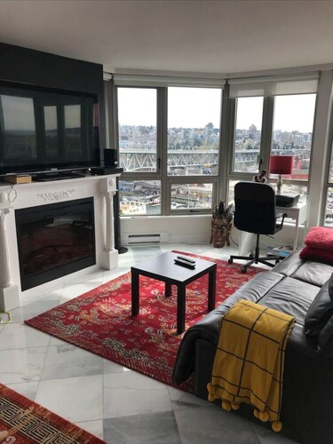 Cozy 1BR & 1BA! condo with AC, fitness room in marvelous Downtown Vancouver