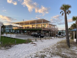 Exterior - Cozy Sea Crest 2-Br 2 Ba condo. Pools, Fitness oom, AC in Fort Walton Beach (Fort Walton Beach)