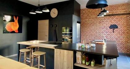 Aux Petits Lapins, Cozy Countryside Hideaway with Sauna & Gym in Northern France