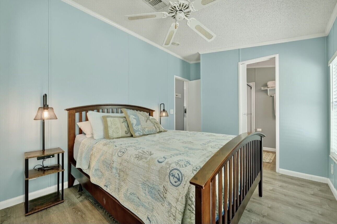 Limited-time Spring & Summer Deals: Dog-friendly 2br Beach Getaway - Jensen Beach, FL