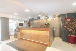 Lobby - Comfy Inn Manila Kalaw by RedDoorz (Manila)