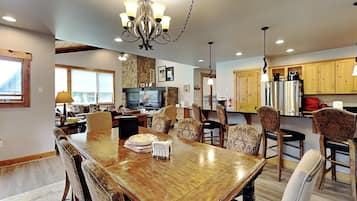 House (3 Bedrooms) | Property amenity