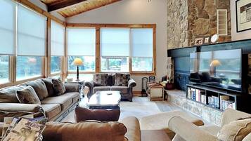 House (3 Bedrooms) | Property amenity