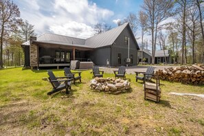 House (5 Bedrooms) | Property amenity