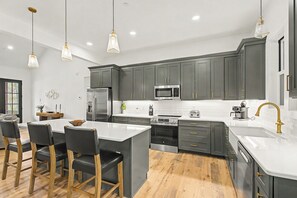 House (5 Bedrooms) | Property amenity