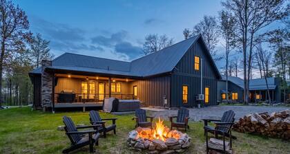 Holiday House by Taylor Made Deep Creek