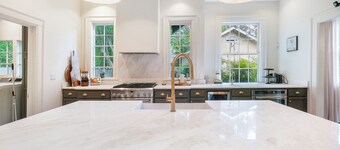 Charming 2-Bedroom Home King Suite + Chef Kitchen