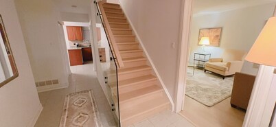 Entire 05 Bedroom House near YYZ