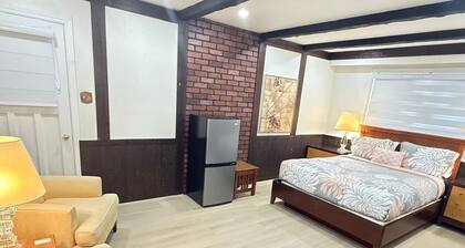 Entire 05 Bedroom House near YYZ