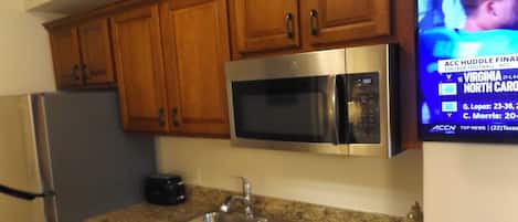 Microwave, dishwasher