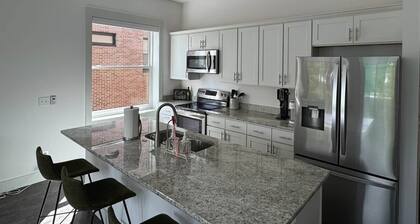 Downtown Bridge St Apartment