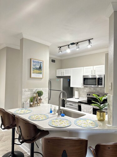 Comfortable 2BR Getaway • Close to The Woodlands