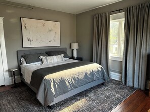 3 chambres, fer et planche à repasser, Wi-Fi, draps fournis