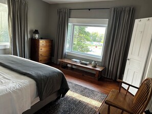 3 slaapkamers, een strijkplank/strijkijzer, wifi, beddengoed