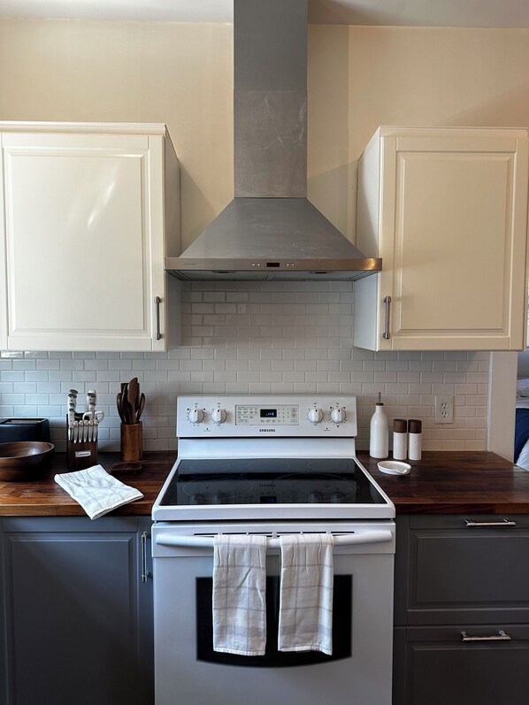 Microwave, oven, stovetop, dishwasher