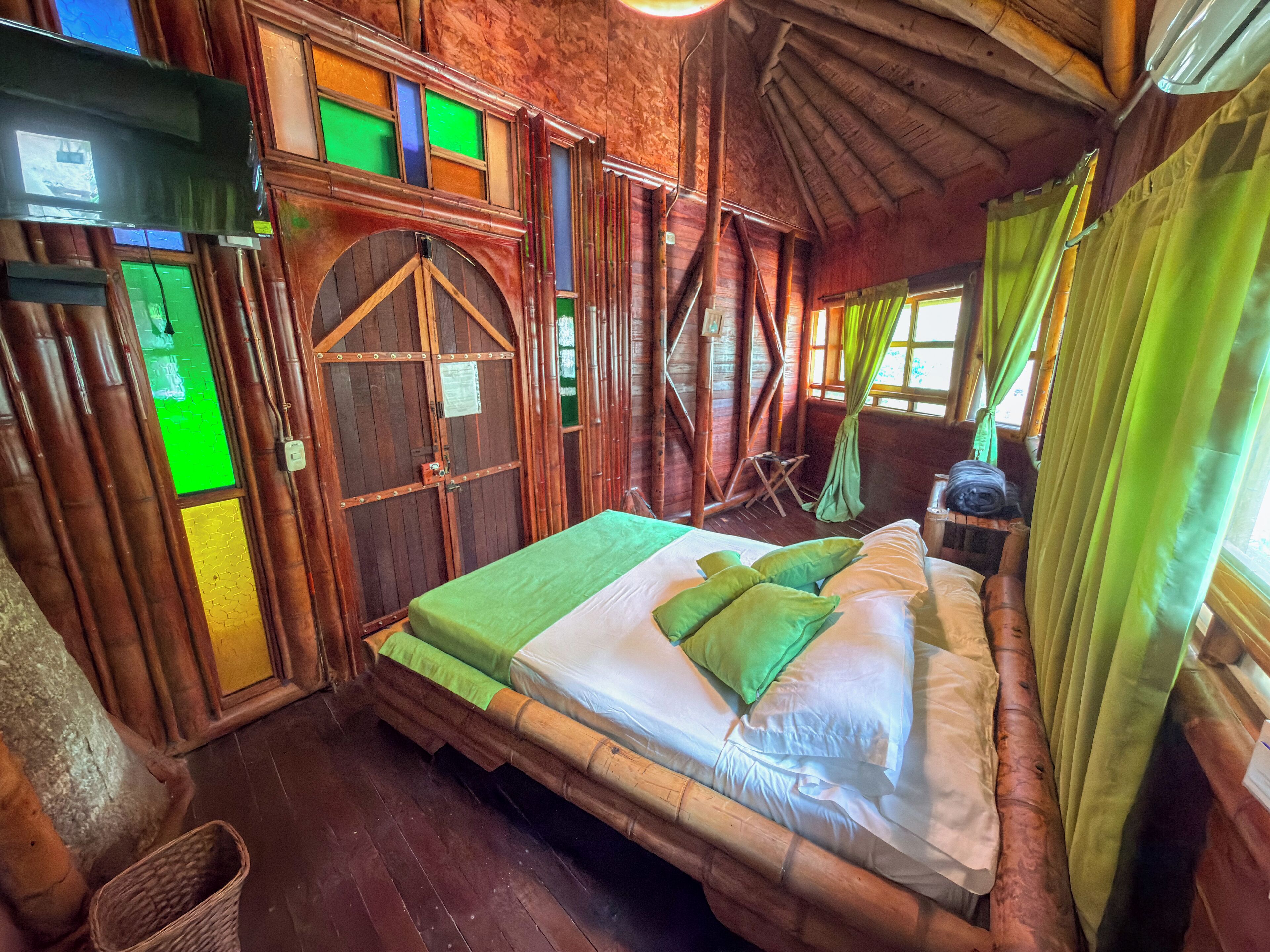 Tree House | Free WiFi