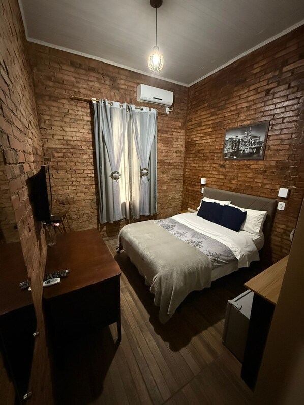 Double Room, Garden View | Desk, laptop workspace, free WiFi