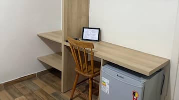 Standard Twin Room, Courtyard View | Desk, laptop workspace, free WiFi