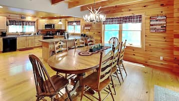 House (4 Bedrooms) | Property amenity