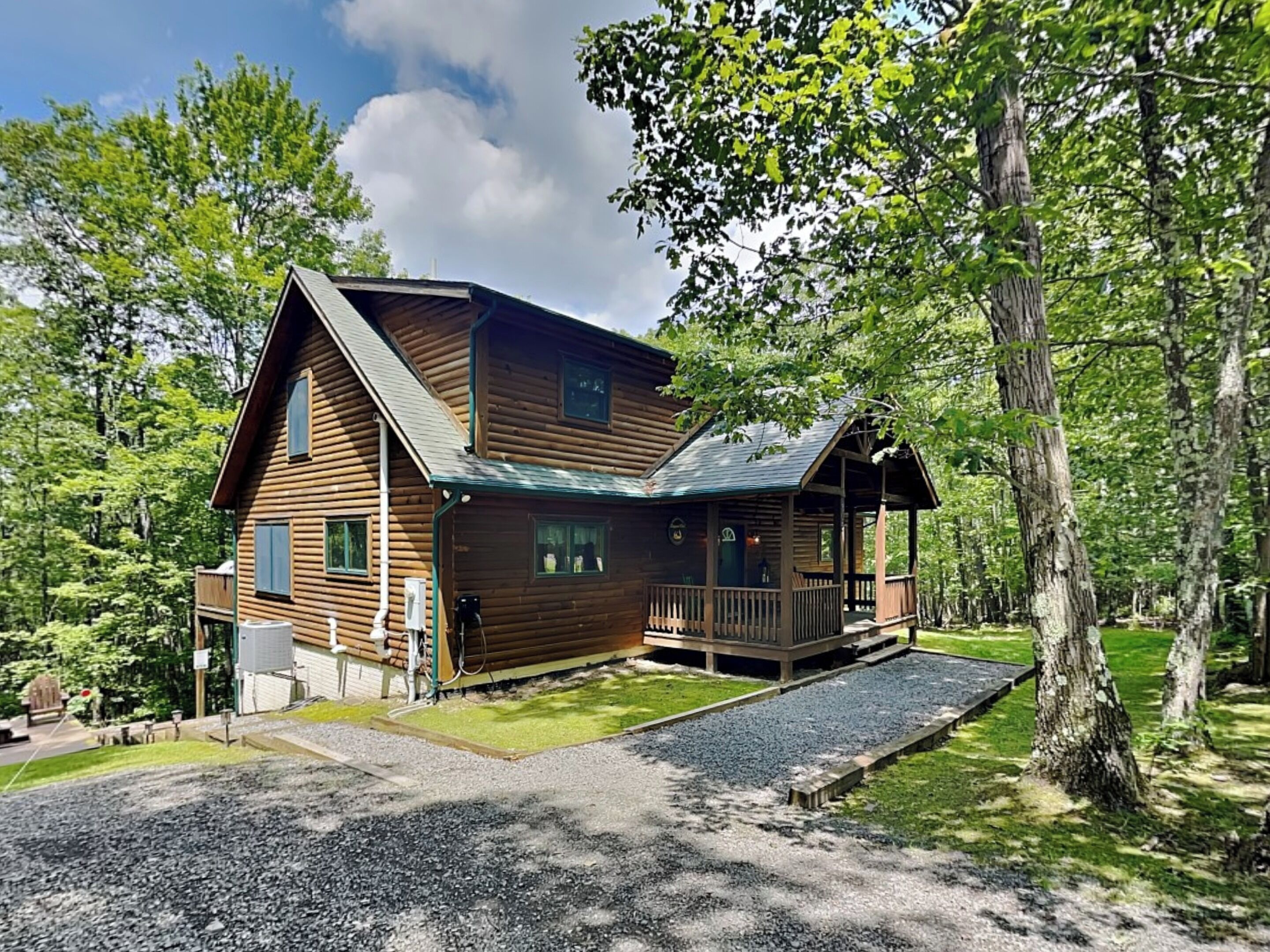 House (4 Bedrooms) | Front of property