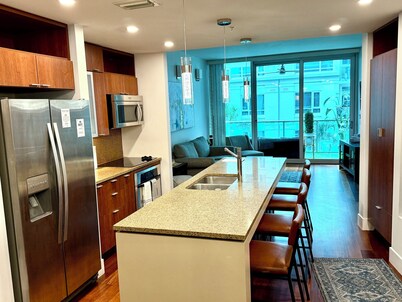 Luxury 2BR/2BA Channelside Condo- Pool, Sauna, Gym + Balcony