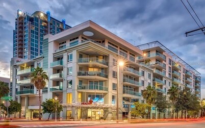 Luxury 2BR/2BA Channelside Condo- Pool, Sauna, Gym + Balcony