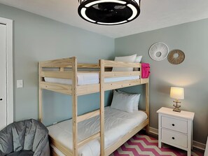 Studio (3 Bedrooms) | Property amenity