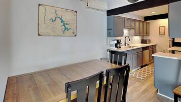 Studio (3 Bedrooms) | Tiện nghi, dịch vụ nơi lưu trú