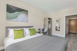1 bedroom, desk, iron/ironing board, WiFi