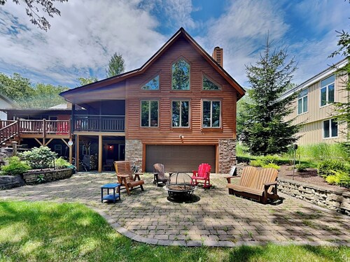 Crow's Point Lakehouse