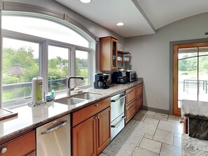 House (3 Bedrooms) | Property amenity