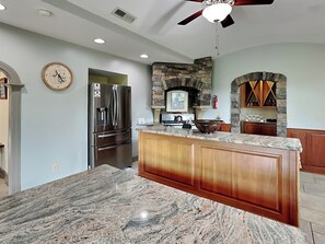 House (3 Bedrooms) | Property amenity